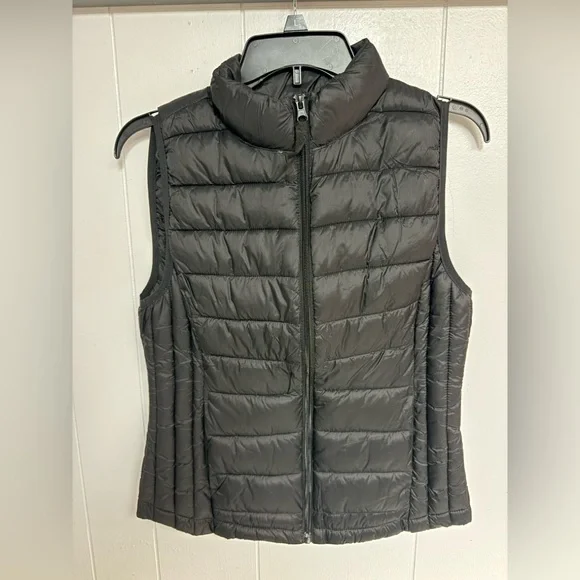 Love Tree Black Quilted Puffer Vest - Picture 2 of 8
